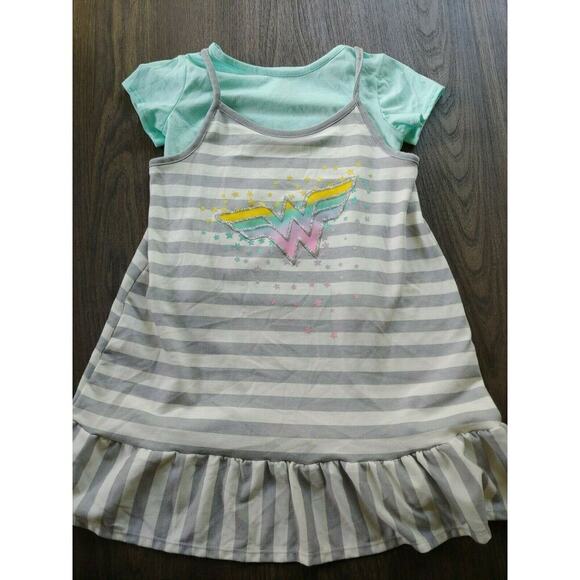 Wonder Woman Girls Dress 2 piece Size 6/6X Gray Stripe Super Hero Avenger - Picture 1 of 3